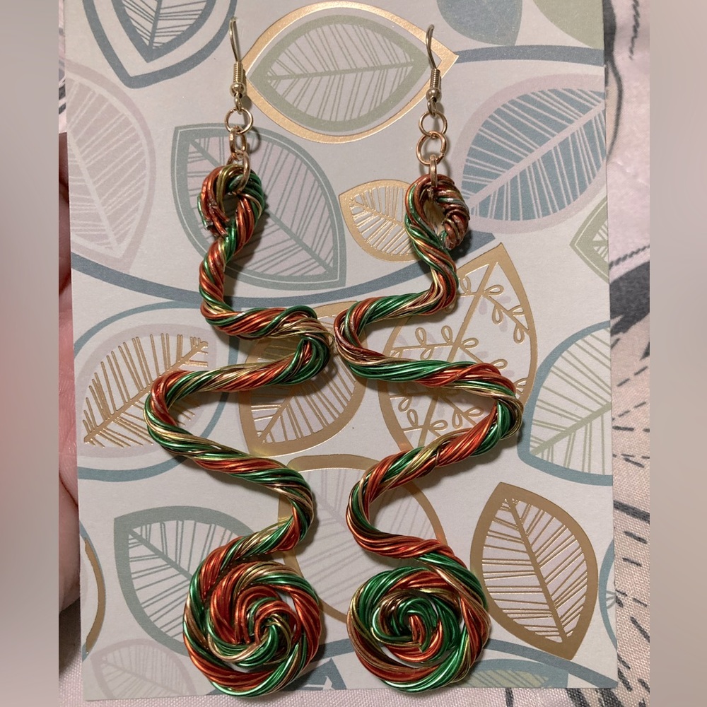 Snake twist dangles